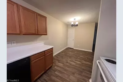 903 Hanahan Court #2B, Greensboro, NC 27409 - Photo 10