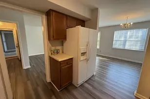 729 Shelby Dr, Greensboro, NC 27409 - Photo 10