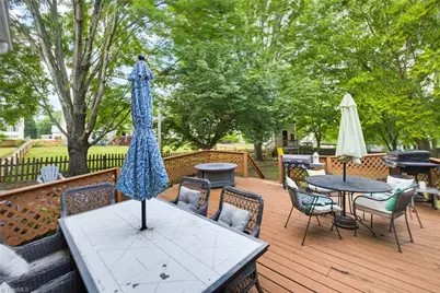 4050 Glenn Landing Drive, Winston-Salem, NC 27107 - Photo 32