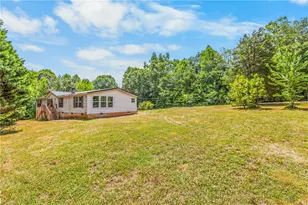 1017 Sourwood Dr, Hamptonville, NC 27020 - Photo 4