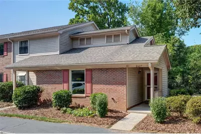 2627 Cottage Place, Greensboro, NC 27455 - Photo 18
