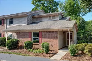 2627 Cottage Pl, Greensboro, NC 27455 - Photo 18