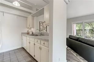 2627 Cottage Pl, Greensboro, NC 27455 - Photo 8
