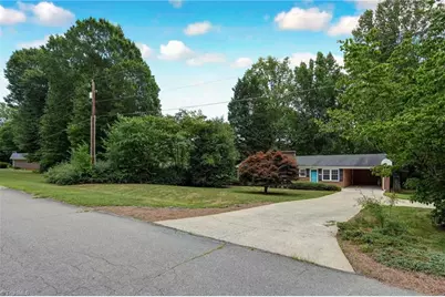 134 Meadow Brook Road, Reidsville, NC 27320 - Photo 2