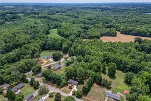 134 Meadow Brook Rd, Reidsville, NC 27320 - Photo 4