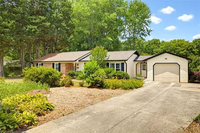 4811 Spilsby Lane, Winston-Salem, NC 27104 - Photo 2