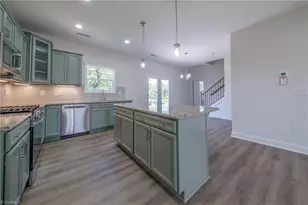 1318 Dandridge Dr, Kernersville, NC 27284 - Photo 8