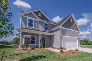 1318 Dandridge Dr, Kernersville, NC 27284 - Photo 2