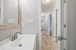 314 Canterbury Rd, High Point, NC 27262 - Photo 18