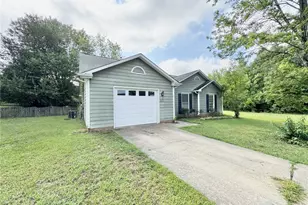 2803 Chillon Ct, Greensboro, NC 27407 - Photo 2