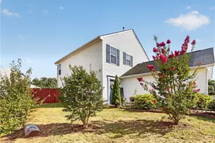 1033 Quinlan Dr, Greensboro, NC 27406 - Photo 36