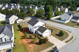 1033 Quinlan Dr, Greensboro, NC 27406 - Photo 28
