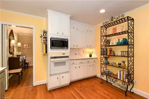 2310 Danbury Rd, Greensboro, NC 27408 - Photo 4