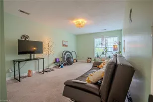 3221 Peninsula Dr, Jamestown, NC 27282 - Photo 16