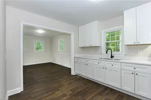 935 Highland Ave, Greensboro, NC 27403 - Photo 14