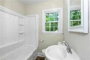 935 Highland Ave, Greensboro, NC 27403 - Photo 18