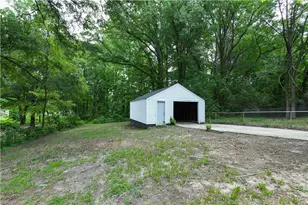 935 Highland Ave, Greensboro, NC 27403 - Photo 26