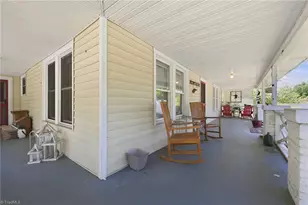 901 Montgomery St, Reidsville, NC 27320 - Photo 4