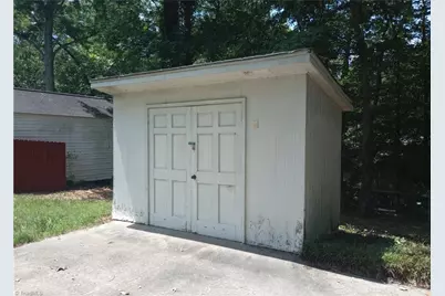 606 Willowmoore Avenue, Thomasville, NC 27360 - Photo 10