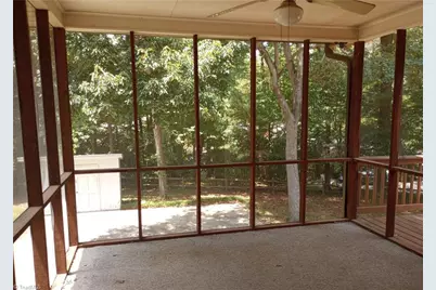606 Willowmoore Avenue, Thomasville, NC 27360 - Photo 8