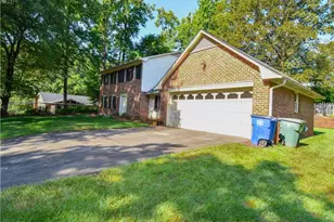 792 Reaford Rd, Winston-Salem, NC 27104 - Photo 4