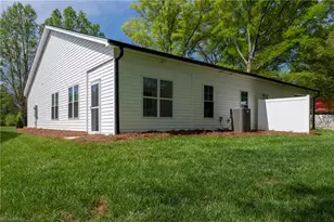 710 W Lee Ave, Yadkinville, NC 27055 - Photo 20