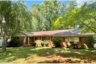 10 Woodcrest Drive, Lexington, NC 27295 - Photo 2