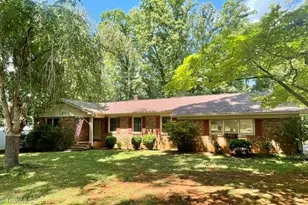 10 Woodcrest Dr, Lexington, NC 27295 - Photo 2