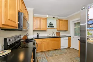 211 N Bridge St, Jonesville, NC 28642 - Photo 40