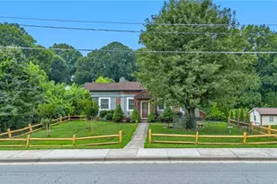 211 N Bridge St, Jonesville, NC 28642 - Photo 6