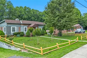 211 N Bridge St, Jonesville, NC 28642 - Photo 10