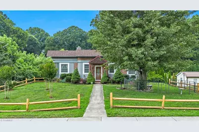 211 N Bridge Street, Jonesville, NC 28642 - Photo 2