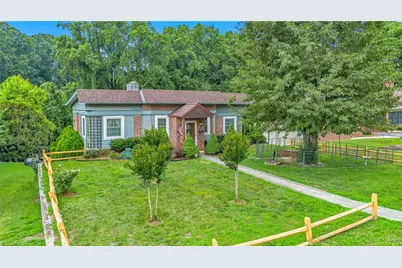 211 N Bridge Street, Jonesville, NC 28642 - Photo 2