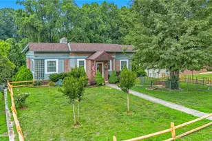 211 N Bridge St, Jonesville, NC 28642 - Photo 2