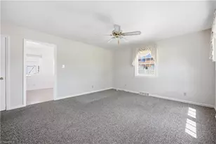 2204 Four Seasons Blvd, Greensboro, NC 27407 - Photo 8