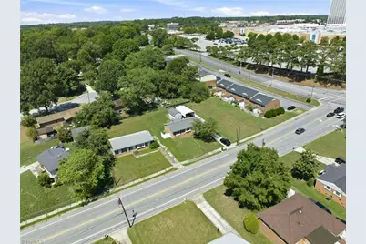 2204 Four Seasons Boulevard, Greensboro, NC 27407 - Photo 44