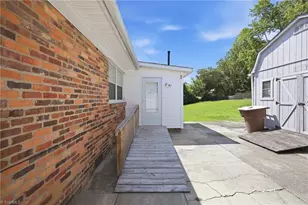 2204 Four Seasons Blvd, Greensboro, NC 27407 - Photo 30