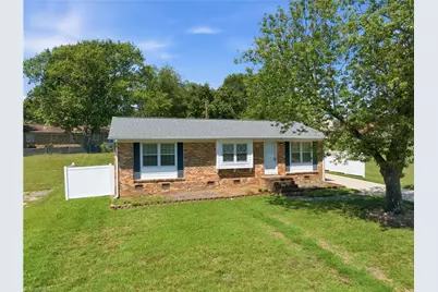 2204 Four Seasons Boulevard, Greensboro, NC 27407 - Photo 38