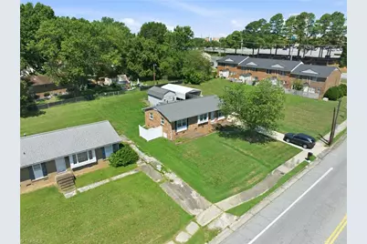 2204 Four Seasons Boulevard, Greensboro, NC 27407 - Photo 40