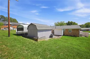 2204 Four Seasons Blvd, Greensboro, NC 27407 - Photo 32