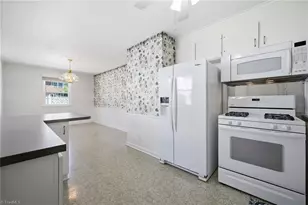 2204 Four Seasons Blvd, Greensboro, NC 27407 - Photo 6