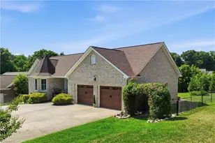 515 Wildwood Ln, Graham, NC 27253 - Photo 2