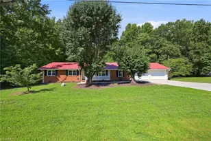 7106 Waterbury Dr, High Point, NC 27263 - Photo 2