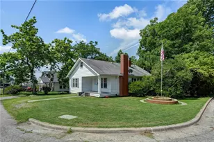 395 N Park St, Asheboro, NC 27203 - Photo 2