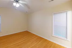 2428 Somerset Pl Dr, Winston-Salem, NC 27103 - Photo 2