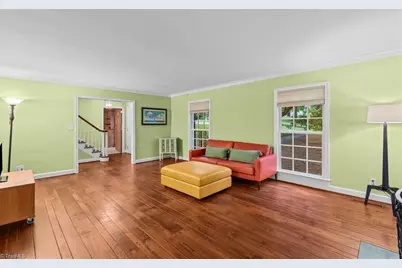 809 Hillcrest Drive, High Point, NC 27262 - Photo 8