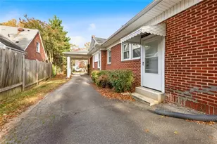 1015 S Hawthorne Rd, Winston-Salem, NC 27103 - Photo 22