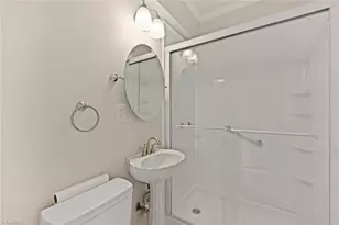 1015 S Hawthorne Rd, Winston-Salem, NC 27103 - Photo 16