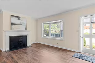 371 Hanover Arms Ct, Winston-Salem, NC 27104 - Photo 4