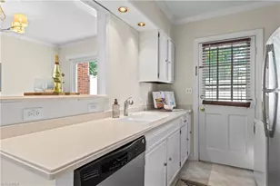 371 Hanover Arms Ct, Winston-Salem, NC 27104 - Photo 12